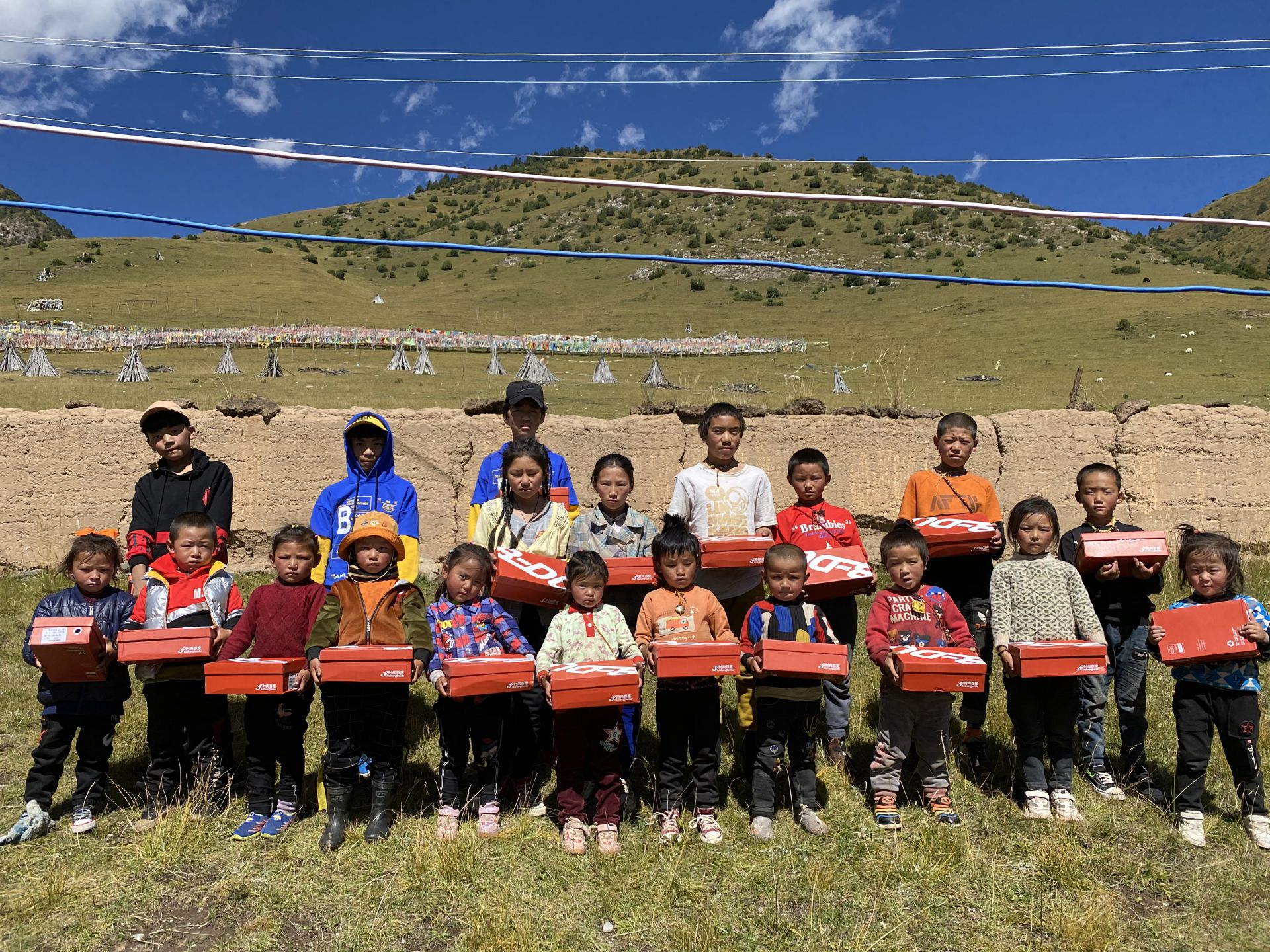 大发在线登录官网-大发(中国)公益回顾丨家国同欢月同圆 温暖满载甘孜州(图13)